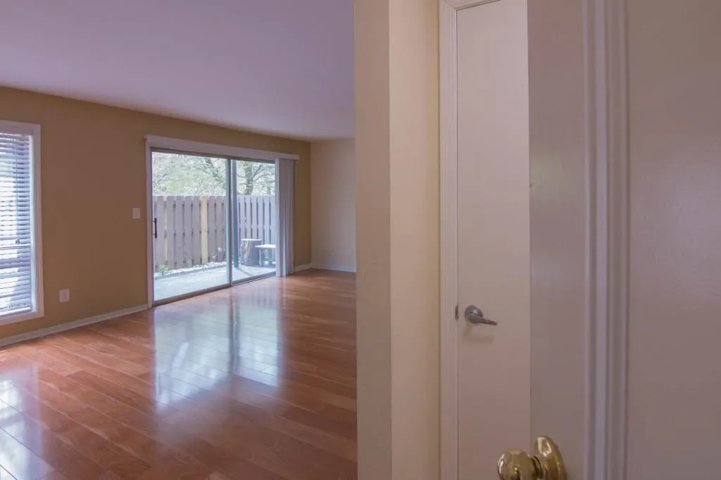 6851 Roswell Road Unit F-25, Sandy Springs, Georgia 30328, 2 Bedrooms Bedrooms, ,2 BathroomsBathrooms,Residential,Sold,6851 Roswell Road Unit F-25,5991462