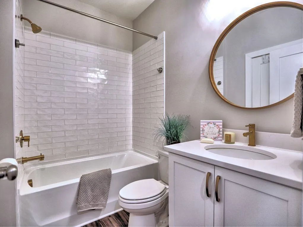 176 Chestnut Circle Unit 54, Atlanta, Georgia 30342, 2 Bedrooms Bedrooms, ,2 BathroomsBathrooms,Residential,For Sale,176 Chestnut Circle Unit 54,7652564
