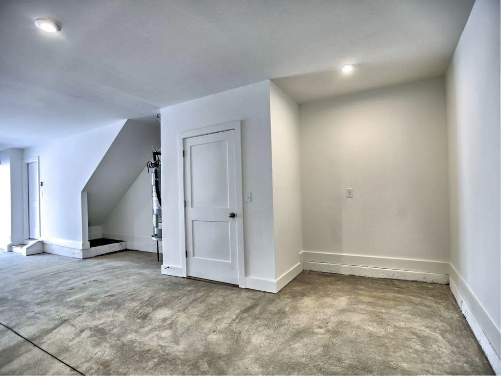 176 Chestnut Circle Unit 54, Atlanta, Georgia 30342, 2 Bedrooms Bedrooms, ,2 BathroomsBathrooms,Residential,For Sale,176 Chestnut Circle Unit 54,7652564