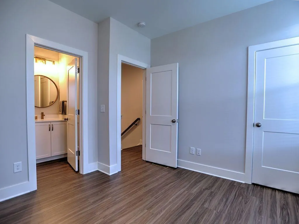 176 Chestnut Circle Unit 54, Atlanta, Georgia 30342, 2 Bedrooms Bedrooms, ,2 BathroomsBathrooms,Residential,For Sale,176 Chestnut Circle Unit 54,7652564