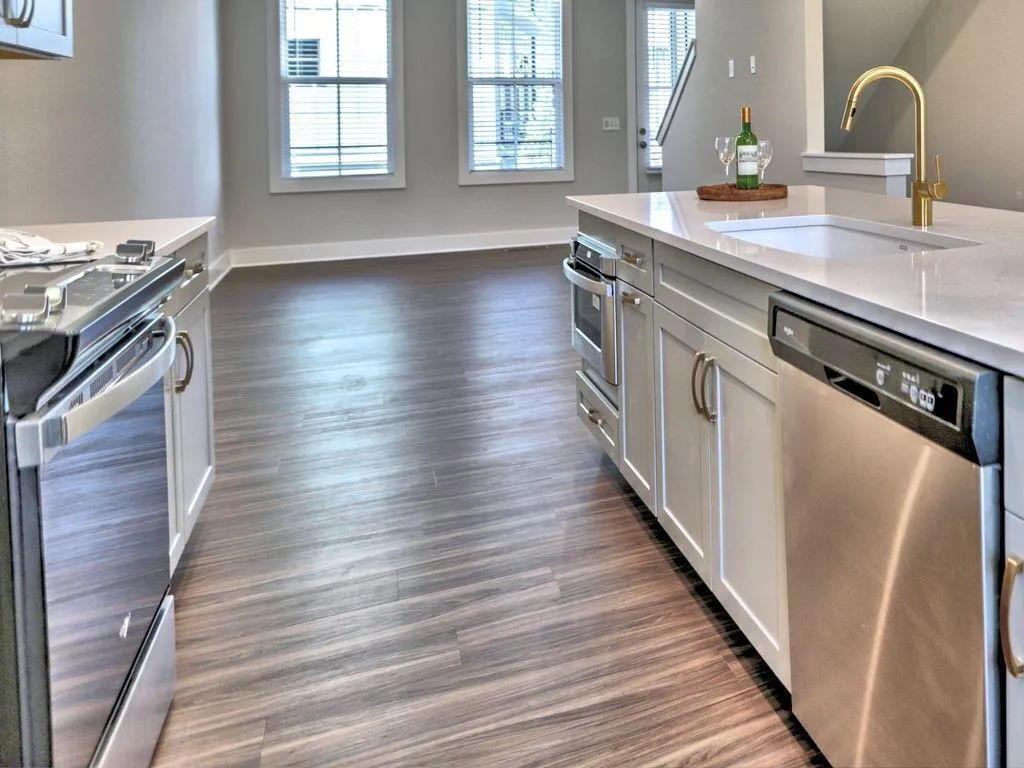 176 Chestnut Circle Unit 54, Atlanta, Georgia 30342, 2 Bedrooms Bedrooms, ,2 BathroomsBathrooms,Residential,For Sale,176 Chestnut Circle Unit 54,7652564