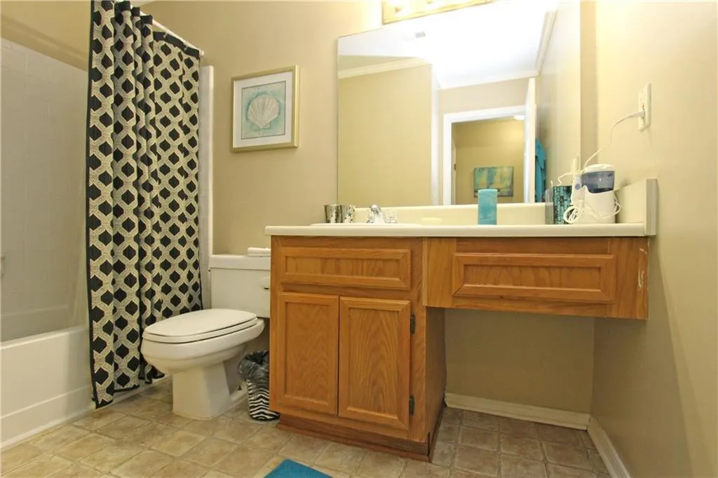 1608 Gettysburg Place Unit 1608, Sandy Springs, Georgia 30350, 2 Bedrooms Bedrooms, ,2 BathroomsBathrooms,Residential,Sold,1608 Gettysburg Place Unit 1608,5871706