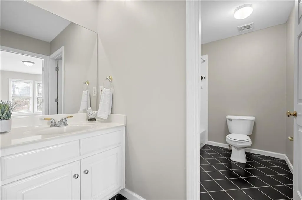 130 Belvedere Court, Sandy Springs, Georgia 30350, 5 Bedrooms Bedrooms, ,4 BathroomsBathrooms,Residential,For Sale,130 Belvedere Court,7727280