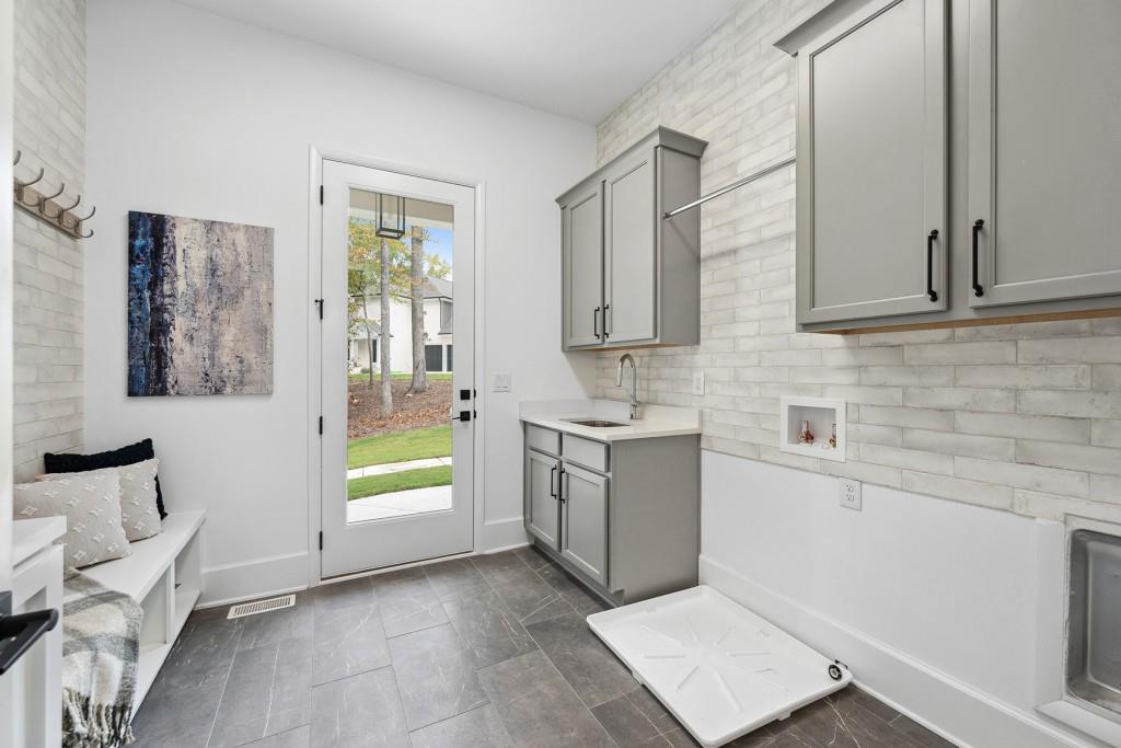 120 Nezhat Place, Sandy Springs, Georgia 30350, 5 Bedrooms Bedrooms, ,5 BathroomsBathrooms,Residential,Sold,120 Nezhat Place,7292609