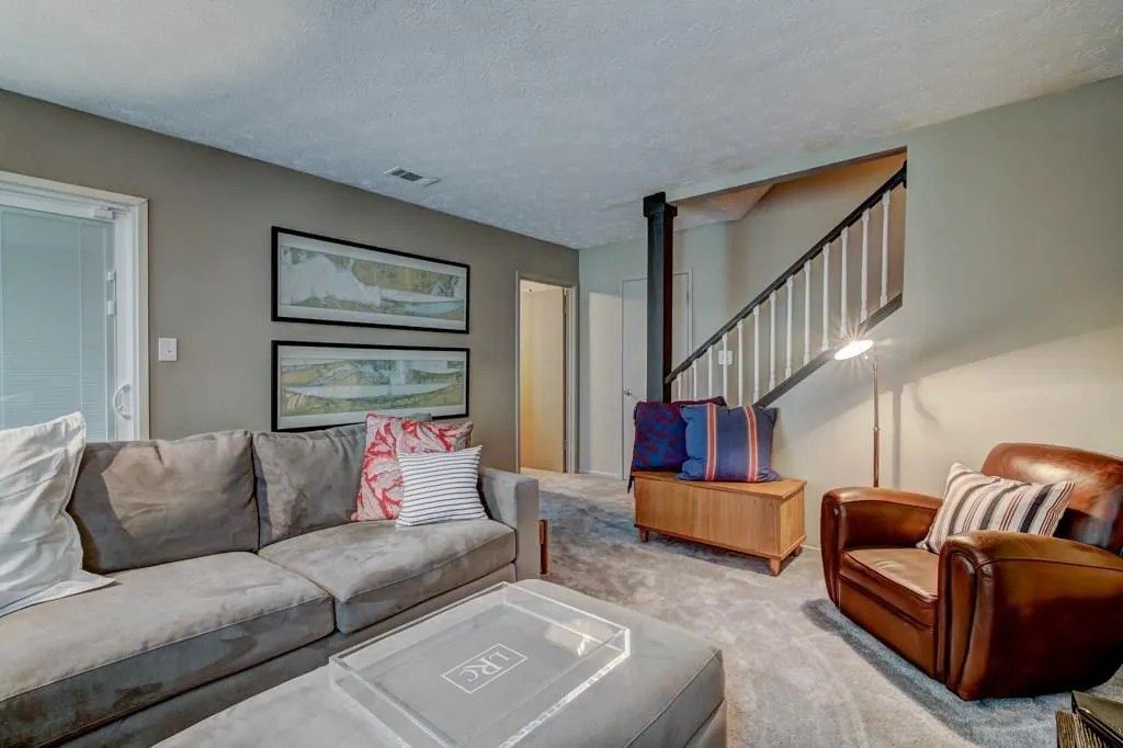 6810 Glenridge Drive Unit F, Atlanta, Georgia 30328, 2 Bedrooms Bedrooms, ,2 BathroomsBathrooms,Residential,Sold,6810 Glenridge Drive Unit F,6027464