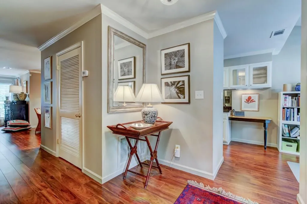 6810 Glenridge Drive Unit F, Atlanta, Georgia 30328, 2 Bedrooms Bedrooms, ,2 BathroomsBathrooms,Residential,Sold,6810 Glenridge Drive Unit F,6027464
