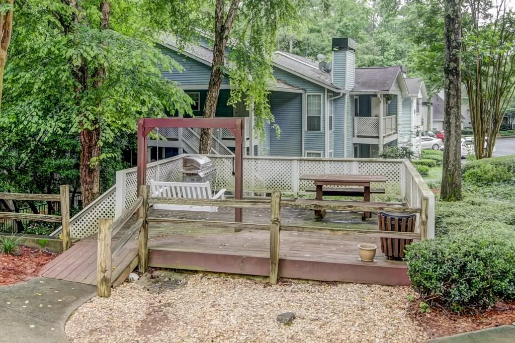 6810 Glenridge Drive Unit F, Atlanta, Georgia 30328, 2 Bedrooms Bedrooms, ,2 BathroomsBathrooms,Residential,Sold,6810 Glenridge Drive Unit F,6027464