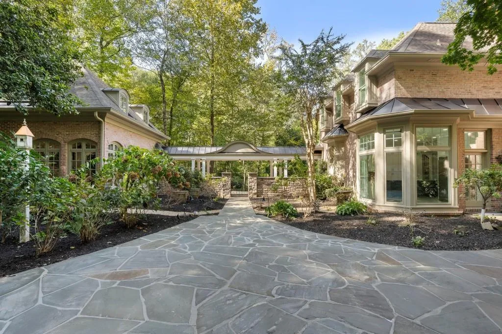 4645 Harris Trail, Atlanta, Georgia 30327, 6 Bedrooms Bedrooms, ,6 BathroomsBathrooms,Residential,Sold,4645 Harris Trail,7475512