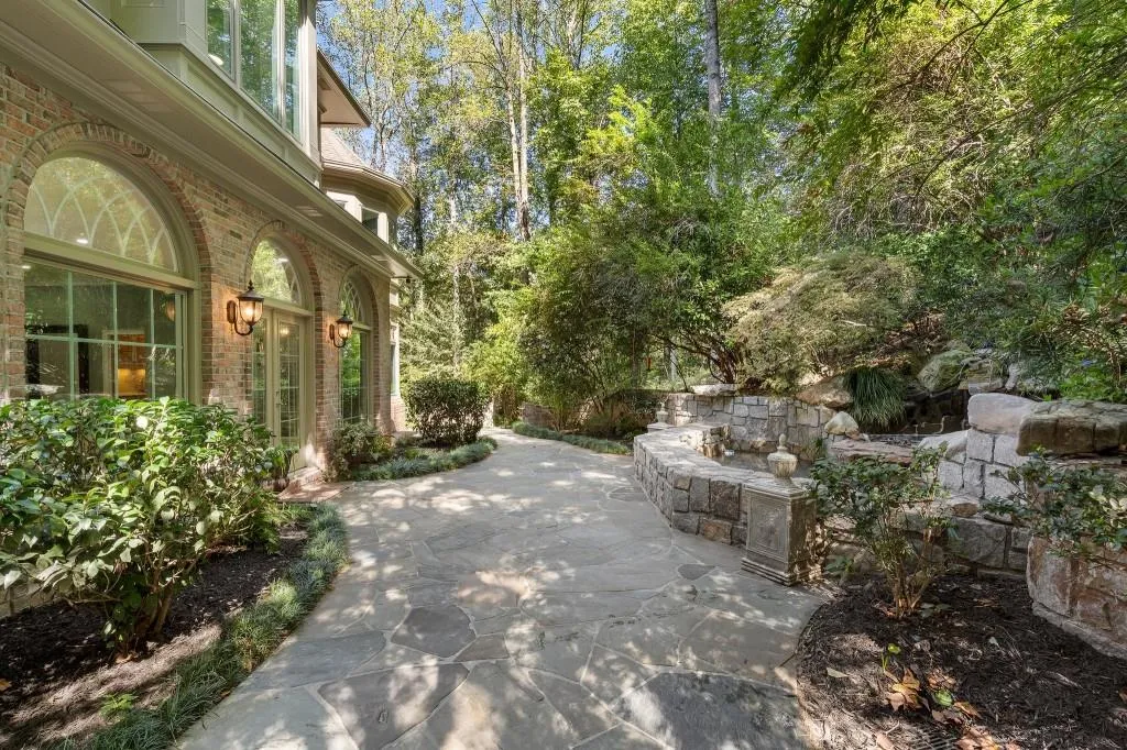 4645 Harris Trail, Atlanta, Georgia 30327, 6 Bedrooms Bedrooms, ,6 BathroomsBathrooms,Residential,Sold,4645 Harris Trail,7475512
