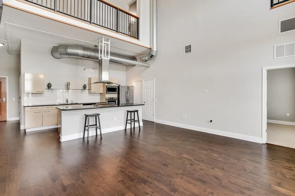 3820 Roswell Road Ne Unit 511, Atlanta, Georgia 30342, 2 Bedrooms Bedrooms, ,2 BathroomsBathrooms,Residential,Sold,3820 Roswell Road Ne Unit 511,5850384