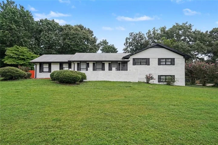 8806 Twin Oaks Drive, Jonesboro, Georgia 30236
