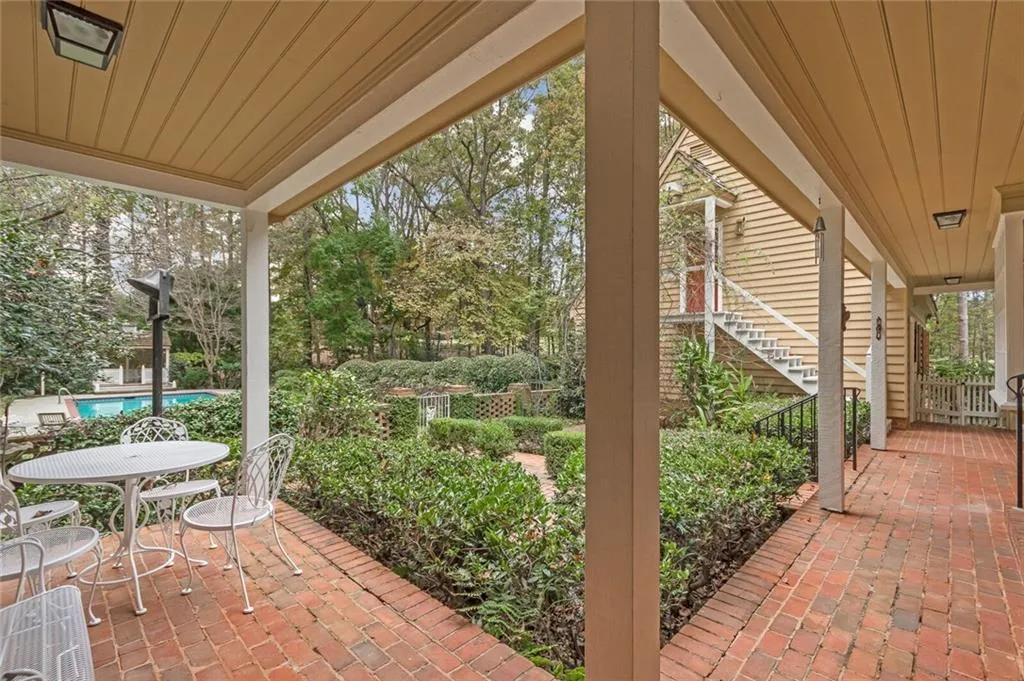 960 The 16th Fairway, Sandy Springs, Georgia 30350, 3 Bedrooms Bedrooms, ,3 BathroomsBathrooms,Residential,Sold,960 The 16th Fairway,6965387