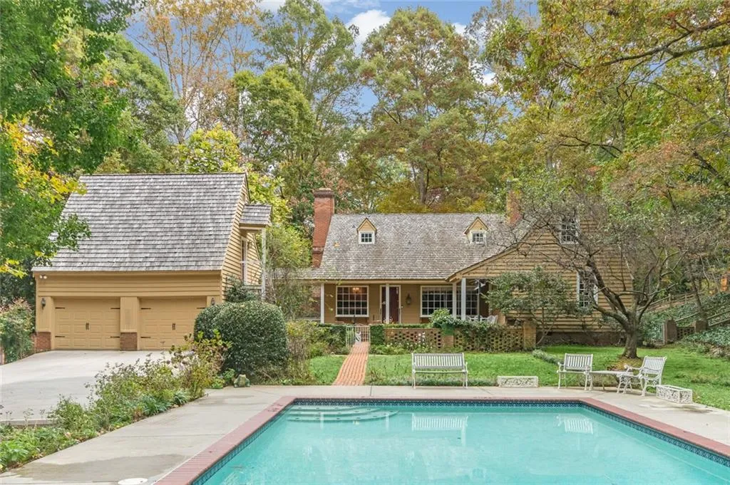 960 The 16th Fairway, Sandy Springs, Georgia 30350, 3 Bedrooms Bedrooms, ,3 BathroomsBathrooms,Residential,Sold,960 The 16th Fairway,6965387