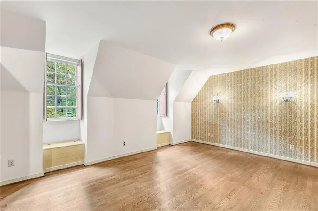 960 The 16th Fairway, Sandy Springs, Georgia 30350, 3 Bedrooms Bedrooms, ,3 BathroomsBathrooms,Residential,Sold,960 The 16th Fairway,6965387
