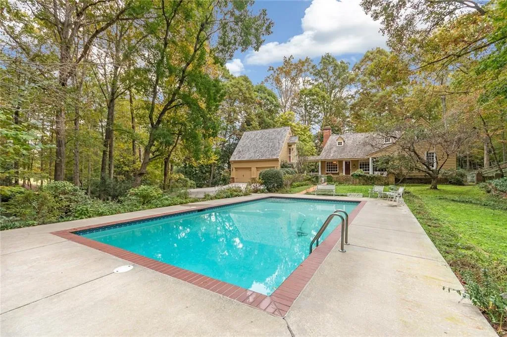 960 The 16th Fairway, Sandy Springs, Georgia 30350, 3 Bedrooms Bedrooms, ,3 BathroomsBathrooms,Residential,Sold,960 The 16th Fairway,6965387