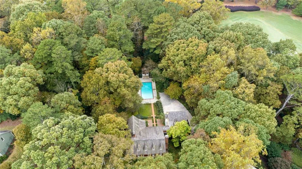 960 The 16th Fairway, Sandy Springs, Georgia 30350, 3 Bedrooms Bedrooms, ,3 BathroomsBathrooms,Residential,Sold,960 The 16th Fairway,6965387