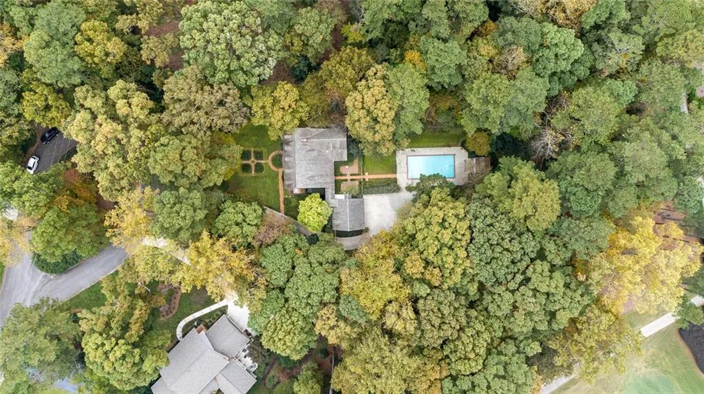 960 The 16th Fairway, Sandy Springs, Georgia 30350, 3 Bedrooms Bedrooms, ,3 BathroomsBathrooms,Residential,Sold,960 The 16th Fairway,6965387