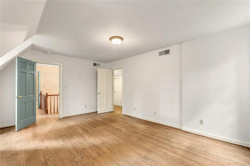 960 The 16th Fairway, Sandy Springs, Georgia 30350, 3 Bedrooms Bedrooms, ,3 BathroomsBathrooms,Residential,Sold,960 The 16th Fairway,6965387