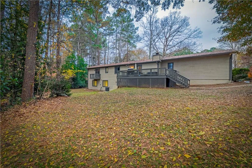 7695 Nesbit Ferry Road, Sandy Springs, Georgia 30350, 4 Bedrooms Bedrooms, ,3 BathroomsBathrooms,Residential,Sold,7695 Nesbit Ferry Road,6972724