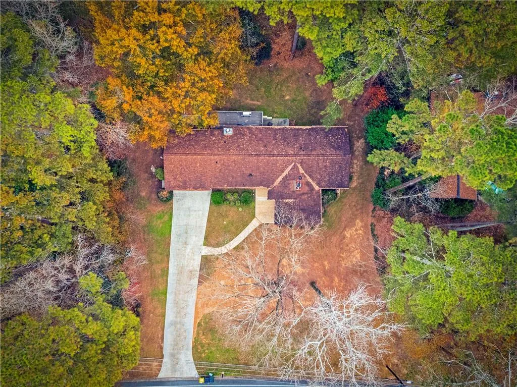 7695 Nesbit Ferry Road, Sandy Springs, Georgia 30350, 4 Bedrooms Bedrooms, ,3 BathroomsBathrooms,Residential,Sold,7695 Nesbit Ferry Road,6972724