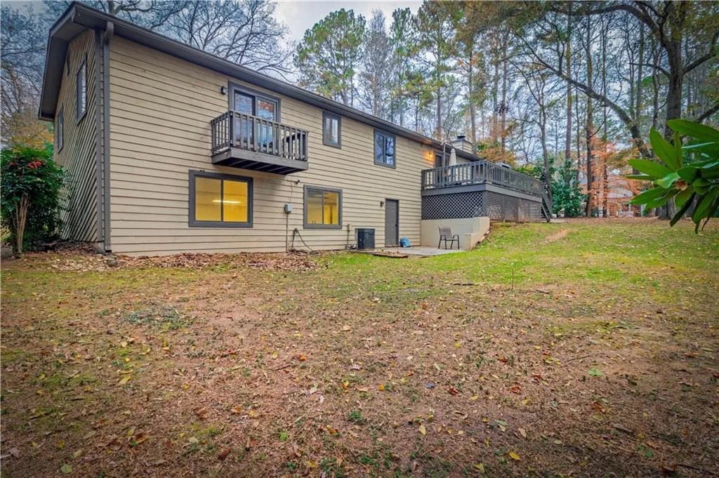 7695 Nesbit Ferry Road, Sandy Springs, Georgia 30350, 4 Bedrooms Bedrooms, ,3 BathroomsBathrooms,Residential,Sold,7695 Nesbit Ferry Road,6972724