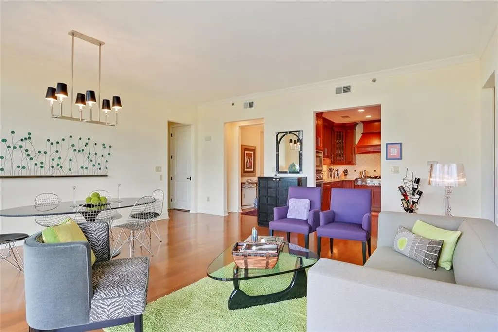 2233 Peachtree Road Ne Unit 403, Atlanta, Georgia 30309, 2 Bedrooms Bedrooms, ,2 BathroomsBathrooms,Residential,Sold,2233 Peachtree Road Ne Unit 403,5798159