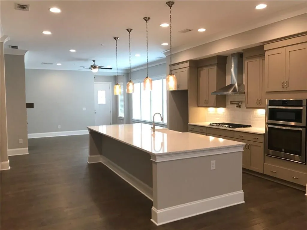 6435 Lucent Lane Unit 94, Sandy Springs, Georgia 30328, 4 Bedrooms Bedrooms, ,3 BathroomsBathrooms,Residential,Sold,6435 Lucent Lane Unit 94,6069499