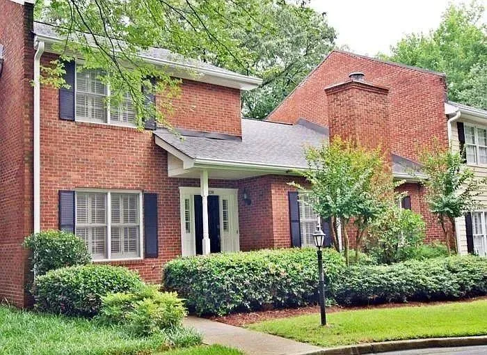 Atlanta, Georgia 30327, 3 Bedrooms Bedrooms, 0 ,2 BathroomsBathrooms,Residential,For Sale,7798623
