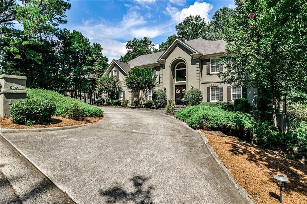8440 Valemont Drive, Sandy Springs, Georgia 30350, 5 Bedrooms Bedrooms, ,4 BathroomsBathrooms,Residential,For Sale,8440 Valemont Drive,7603336