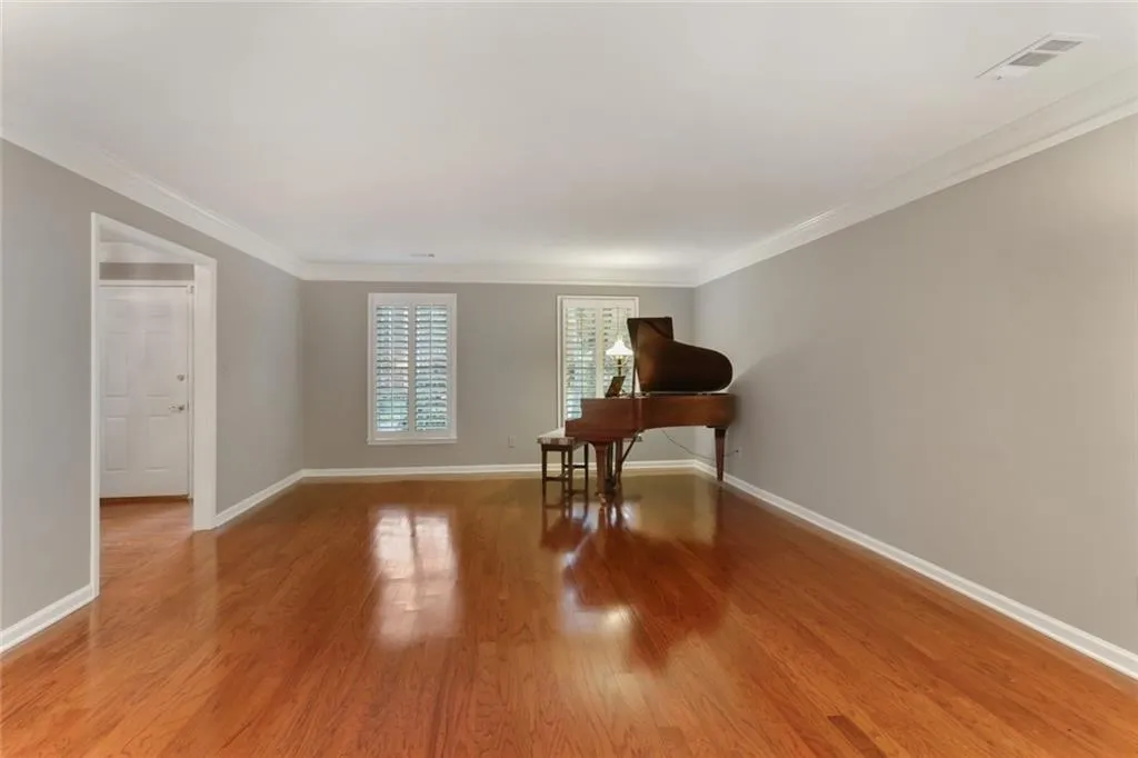 272 The South Chace, Atlanta, Georgia 30328, 3 Bedrooms Bedrooms, ,2 BathroomsBathrooms,Residential,Sold,272 The South Chace,6802433