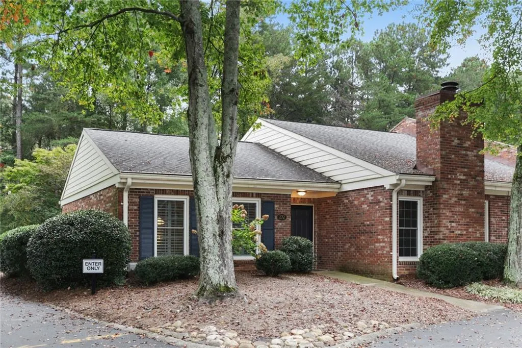 272 The South Chace, Atlanta, Georgia 30328, 3 Bedrooms Bedrooms, ,2 BathroomsBathrooms,Residential,Sold,272 The South Chace,6802433
