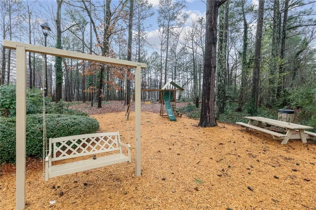 126 Mount Vernon Circle, Atlanta, Georgia 30338, 2 Bedrooms Bedrooms, ,2 BathroomsBathrooms,Residential,Sold,126 Mount Vernon Circle,6857622