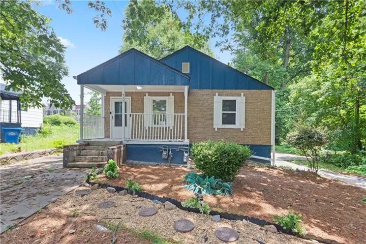537 W Lake Avenue Nw, Atlanta, Georgia 30318
