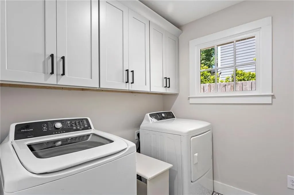 84 Silverwood Road, Sandy Springs, Georgia 30342, 4 Bedrooms Bedrooms, ,3 BathroomsBathrooms,Residential,Sold,84 Silverwood Road,6874623