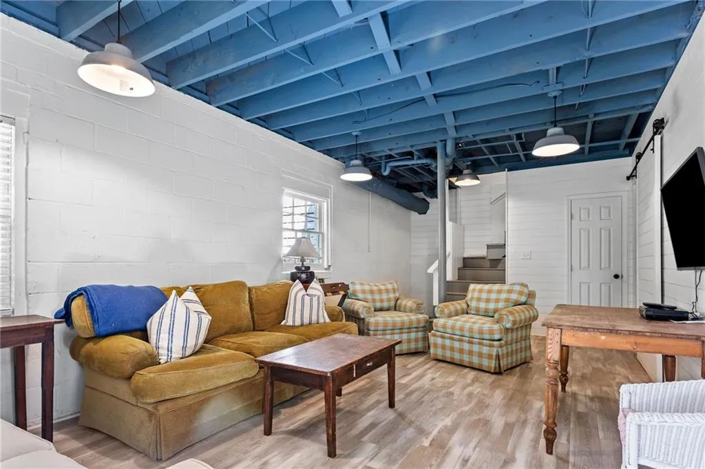 84 Silverwood Road, Sandy Springs, Georgia 30342, 4 Bedrooms Bedrooms, ,3 BathroomsBathrooms,Residential,Sold,84 Silverwood Road,6874623