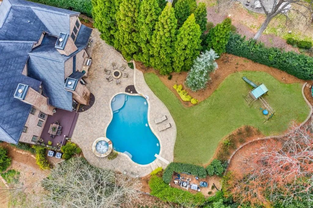 730 E Northway Lane, Atlanta, Georgia 30342, 6 Bedrooms Bedrooms, ,6 BathroomsBathrooms,Residential,Sold,730 E Northway Lane,6698956