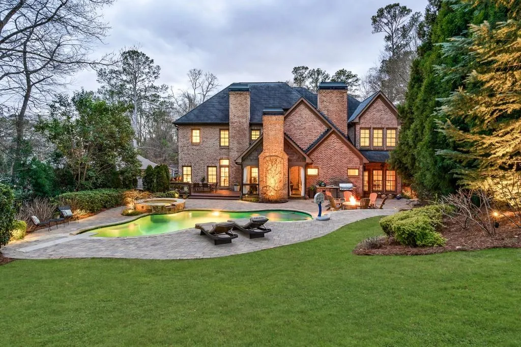 730 E Northway Lane, Atlanta, Georgia 30342, 6 Bedrooms Bedrooms, ,6 BathroomsBathrooms,Residential,Sold,730 E Northway Lane,6698956