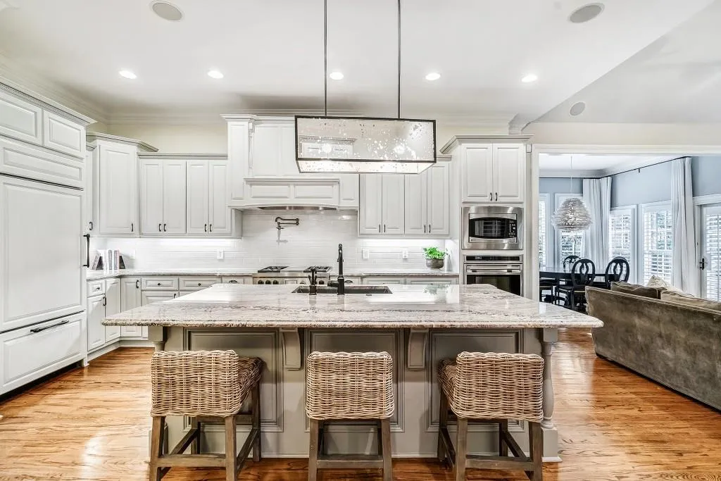 730 E Northway Lane, Atlanta, Georgia 30342, 6 Bedrooms Bedrooms, ,6 BathroomsBathrooms,Residential,Sold,730 E Northway Lane,6698956