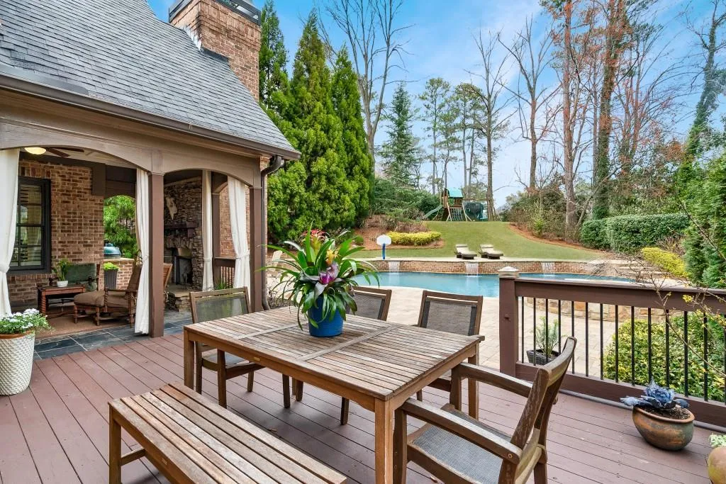 730 E Northway Lane, Atlanta, Georgia 30342, 6 Bedrooms Bedrooms, ,6 BathroomsBathrooms,Residential,Sold,730 E Northway Lane,6698956