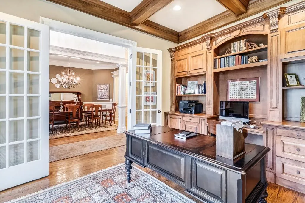 730 E Northway Lane, Atlanta, Georgia 30342, 6 Bedrooms Bedrooms, ,6 BathroomsBathrooms,Residential,Sold,730 E Northway Lane,6698956