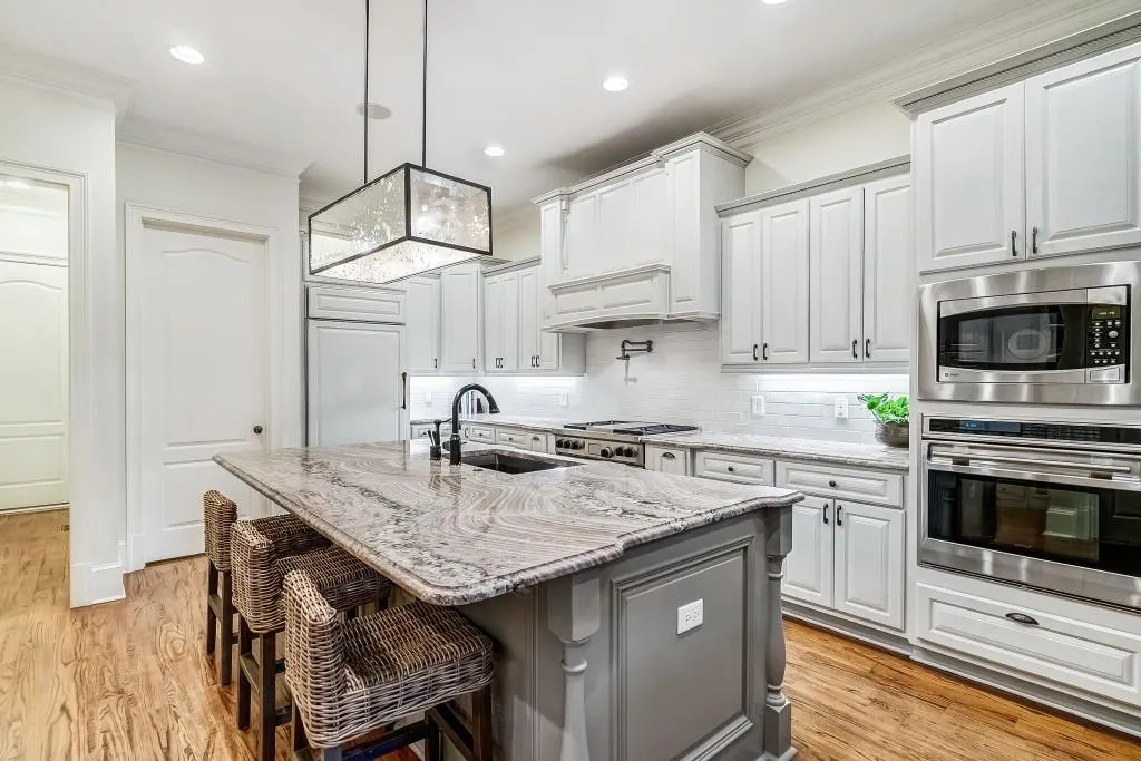 730 E Northway Lane, Atlanta, Georgia 30342, 6 Bedrooms Bedrooms, ,6 BathroomsBathrooms,Residential,Sold,730 E Northway Lane,6698956