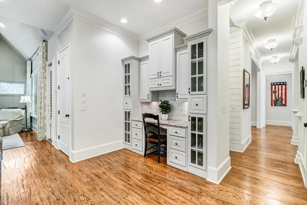 730 E Northway Lane, Atlanta, Georgia 30342, 6 Bedrooms Bedrooms, ,6 BathroomsBathrooms,Residential,Sold,730 E Northway Lane,6698956