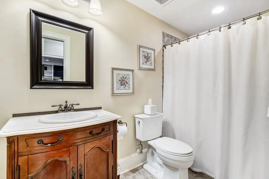 730 E Northway Lane, Atlanta, Georgia 30342, 6 Bedrooms Bedrooms, ,6 BathroomsBathrooms,Residential,Sold,730 E Northway Lane,6698956