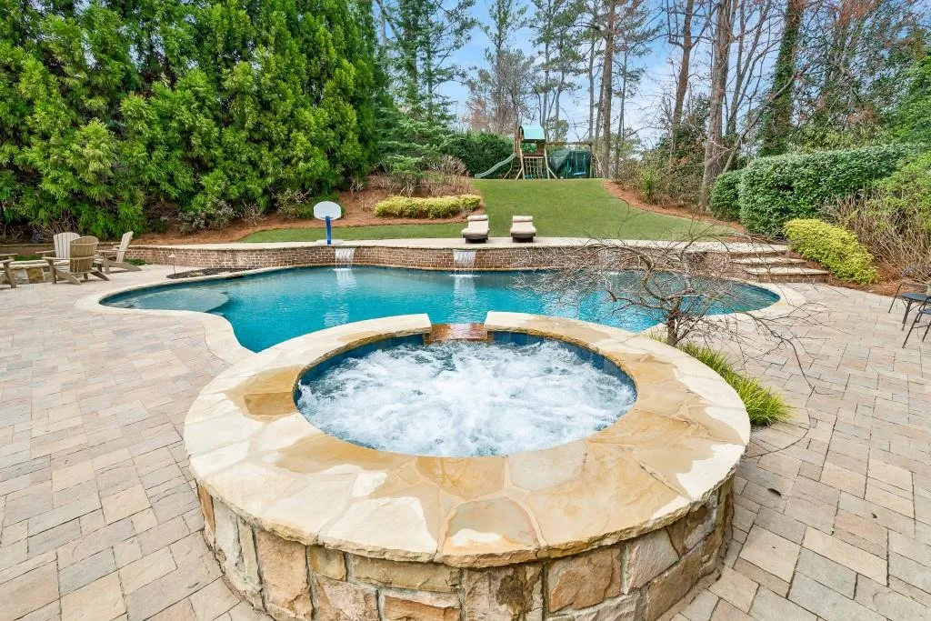 730 E Northway Lane, Atlanta, Georgia 30342, 6 Bedrooms Bedrooms, ,6 BathroomsBathrooms,Residential,Sold,730 E Northway Lane,6698956
