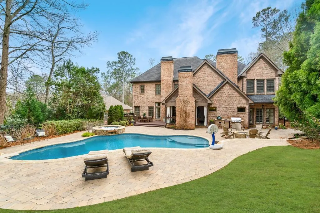 730 E Northway Lane, Atlanta, Georgia 30342, 6 Bedrooms Bedrooms, ,6 BathroomsBathrooms,Residential,Sold,730 E Northway Lane,6698956