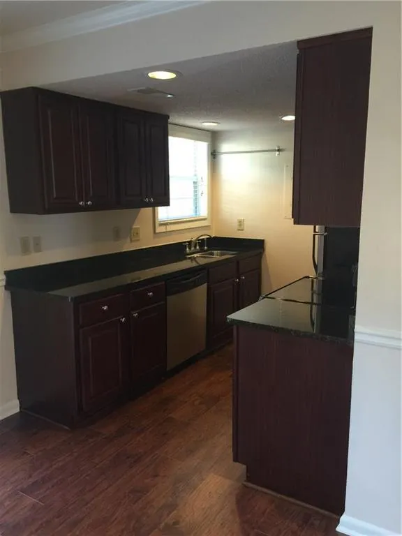 6900 Roswell Road Unit F2, Atlanta, Georgia 30328, 2 Bedrooms Bedrooms, ,2 BathroomsBathrooms,Residential,Sold,6900 Roswell Road Unit F2,5665139