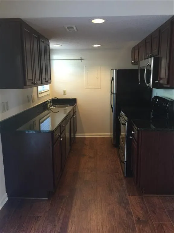 6900 Roswell Road Unit F2, Atlanta, Georgia 30328, 2 Bedrooms Bedrooms, ,2 BathroomsBathrooms,Residential,Sold,6900 Roswell Road Unit F2,5665139