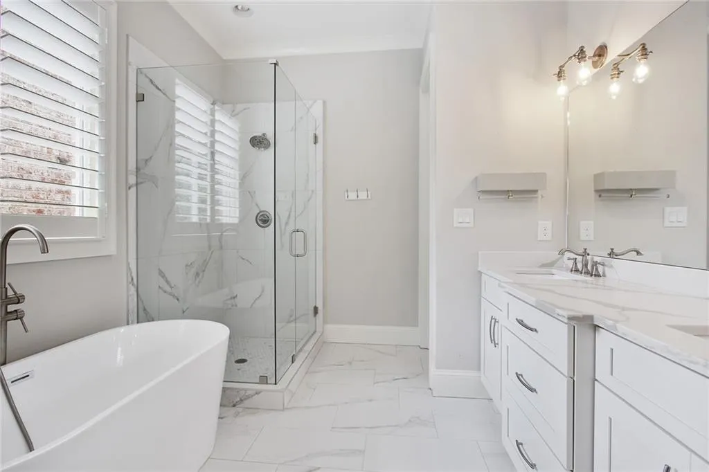 4685 Lake Forrest Drive, Atlanta, Georgia 30342, 6 Bedrooms Bedrooms, ,7 BathroomsBathrooms,Residential,Sold,4685 Lake Forrest Drive,6775364