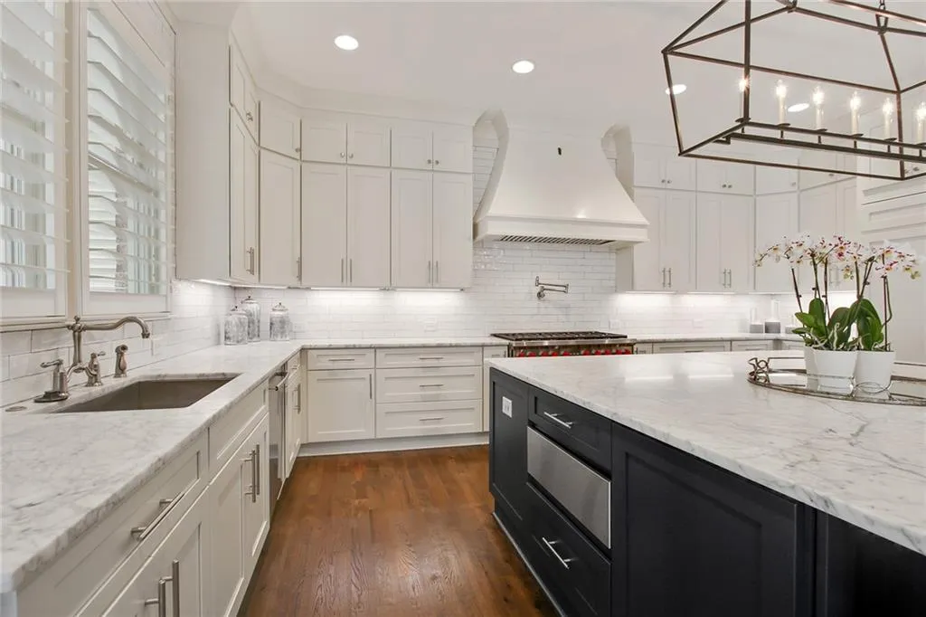 4685 Lake Forrest Drive, Atlanta, Georgia 30342, 6 Bedrooms Bedrooms, ,7 BathroomsBathrooms,Residential,Sold,4685 Lake Forrest Drive,6775364