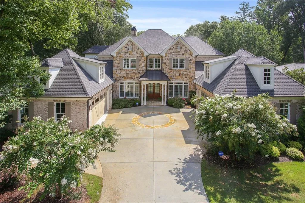 4685 Lake Forrest Drive, Atlanta, Georgia 30342, 6 Bedrooms Bedrooms, ,7 BathroomsBathrooms,Residential,Sold,4685 Lake Forrest Drive,6775364